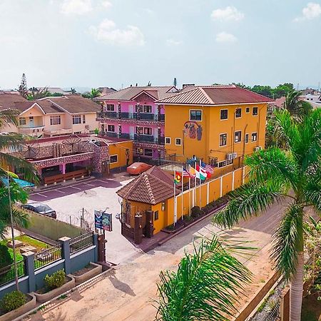 Hilton View Hotel Ogbodjo Exteriér fotografie