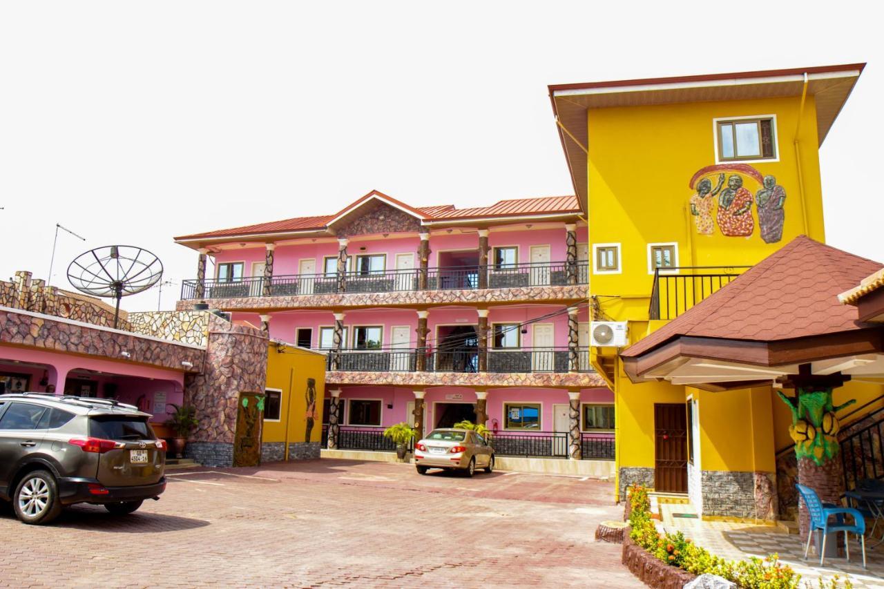 Hilton View Hotel Ogbodjo Exteriér fotografie