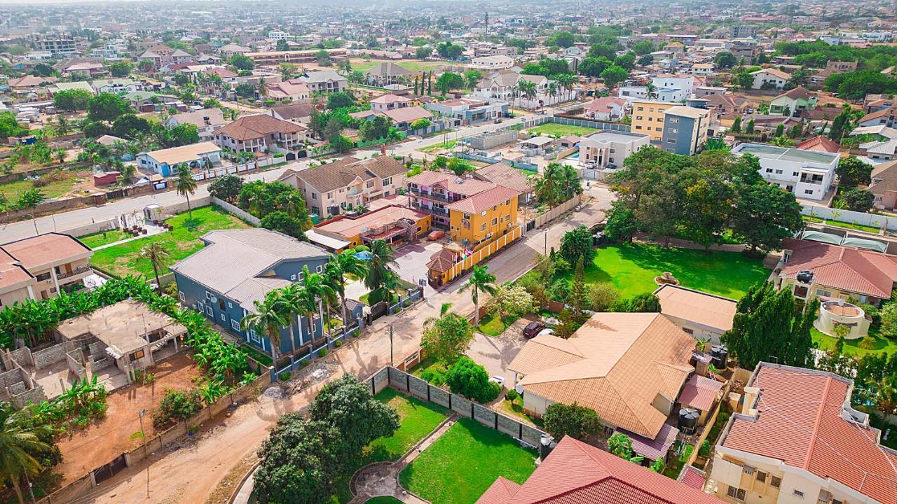 Hilton View Hotel Ogbodjo Exteriér fotografie
