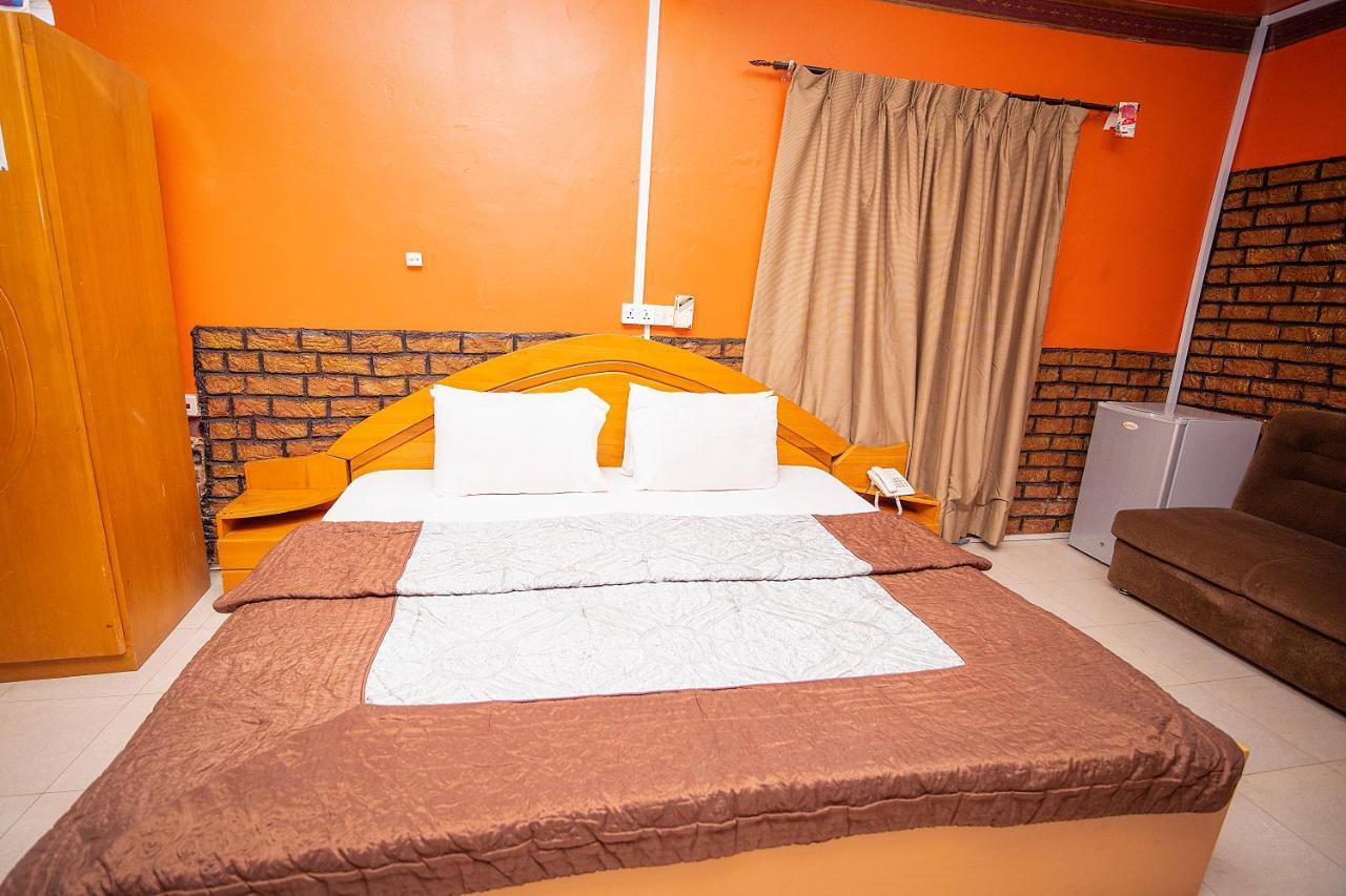 Hilton View Hotel Ogbodjo Exteriér fotografie
