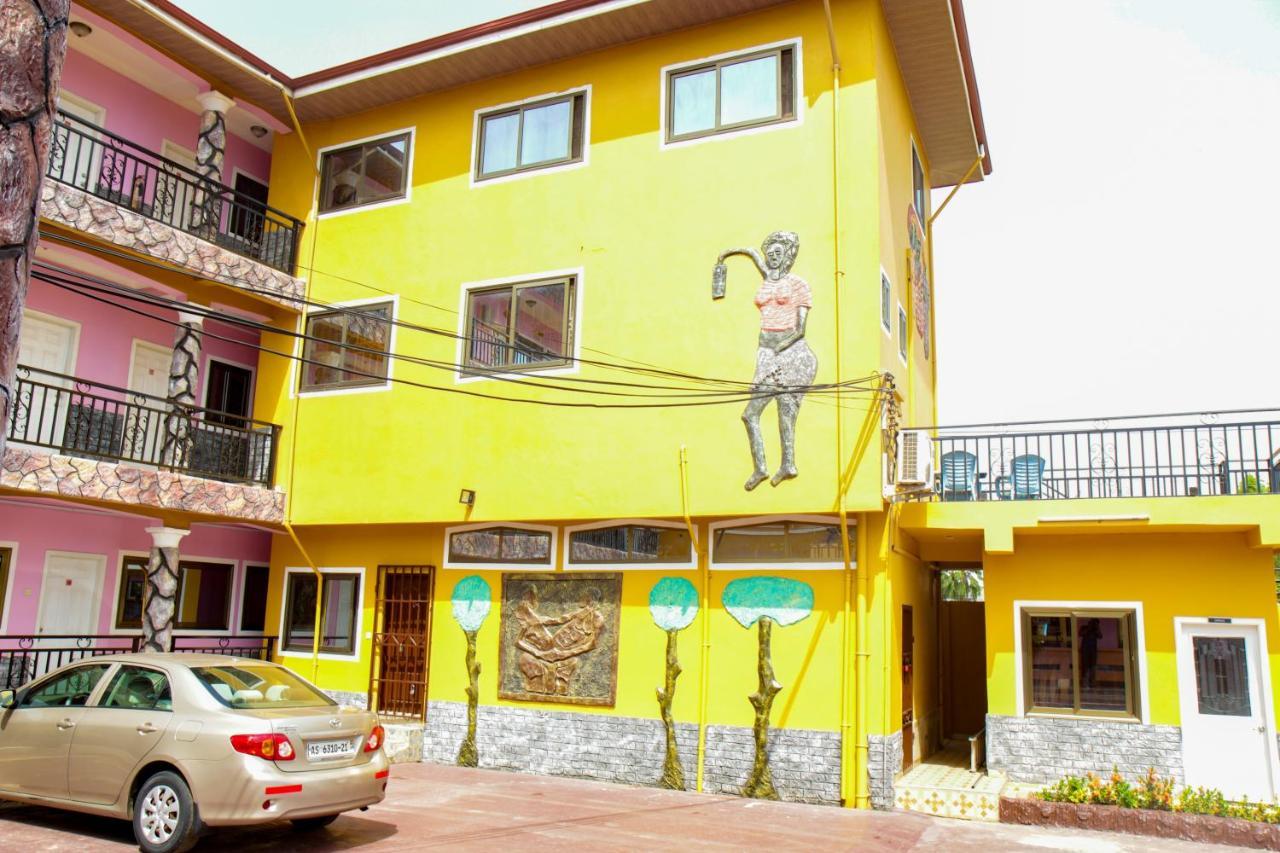 Hilton View Hotel Ogbodjo Exteriér fotografie