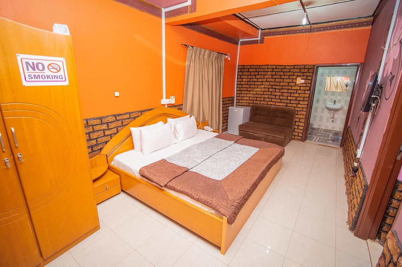 Hilton View Hotel Ogbodjo Exteriér fotografie